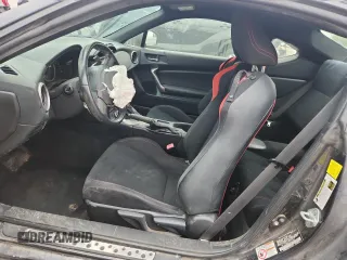 2015 Scion FR-S z VIN JF1ZNAA12F8711821, wystawiony jako Copart lot #59886505 z przebiegiem 115 796 mil mil oraz Szkoda całkowita • Salvage title. Historia ofert i sprzedaży dostępna na DreamBid. Obrazek 7.