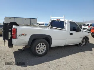 2003 Chevrolet Silverado 2500 Work Truck z VIN 1GCGC24U83Z103617, wystawiony jako Copart lot #54425355 z przebiegiem 222 388 mil mil oraz Szkoda całkowita • Salvage title. Historia ofert i sprzedaży dostępna na DreamBid. Obrazek 3.