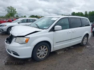 2014 Chrysler Town & Country Touring z VIN 2C4RC1BG0ER255596, wystawiony jako IAAI lot #42351678 z przebiegiem 217 632 mil mil oraz . Historia ofert i sprzedaży dostępna na DreamBid. Obrazek 2.