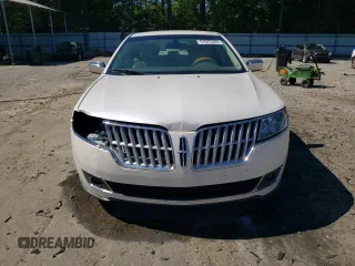 2012 Lincoln MKZ z VIN 3LNHL2GC3CR800619, wystawiony jako Copart lot #57872365 z przebiegiem 66 280 mil mil oraz Szkoda całkowita • Salvage title. Historia ofert i sprzedaży dostępna na DreamBid. Obrazek 5.