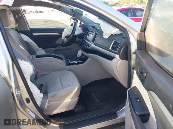 2018 Toyota Highlander LE with VIN 5TDZARFH7JS040614, listed as a IAAI auction lot 41922010 with 74,473 mi miles and . Bid and sale history available at DreamBid. Image 5.