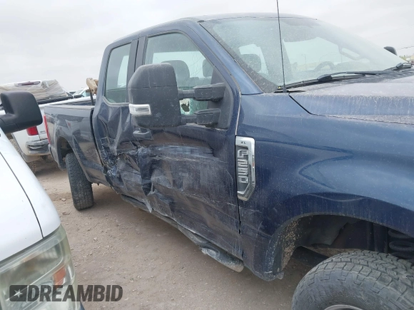 2018 Ford F-250 XL with VIN 1FT7X2B68JEB42589, listed as a IAAI auction lot 42105402 with 295,044 mi miles and . Bid and sale history available at DreamBid. Image 6.
