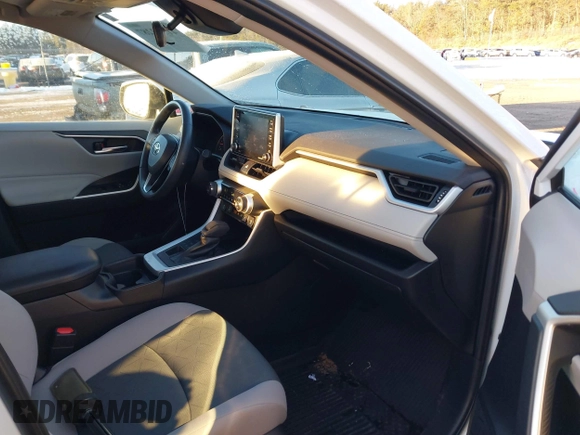 2021 Toyota RAV4 XLE with VIN 2T3P1RFV0MC145867, listed as a IAAI auction lot 41363287 with 45,301 mi miles and . Bid and sale history available at DreamBid. Image 5.