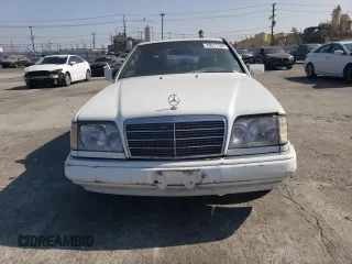 1990 Mercedes-Benz 300 300CE with VIN WDBEA51D8LB132643, listed as a Copart auction lot 76017284 with 211,131 mi miles and Clean Title. Bid and sale history available at carsss.com. Image 5.
