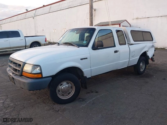 1998 Ford Ranger XL with VIN 1FTYR14C1WPB19694, listed as a IAAI auction lot 41033116 with 200,396 mi miles. Bid and sale history available at carsss.com. Image 2.