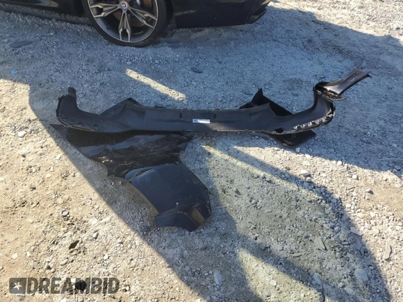 2023 BMW 5 Series M550i xDrive z VIN WBA13BK08PCM88687, wystawiony jako Copart lot #88633545 z przebiegiem Nie podano mil oraz Szkoda całkowita • Salvage title. Historia ofert i sprzedaży dostępna na DreamBid. Obrazek 14.