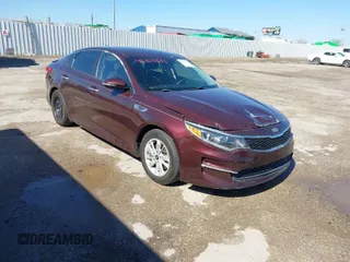 2018 Kia Optima LX z VIN 5XXGT4L33JG210014, wystawiony jako IAAI lot #41763631 z przebiegiem 139 733 mil mil oraz . Historia ofert i sprzedaży dostępna na DreamBid. Obrazek 1.