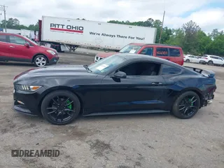 2016 Ford Mustang V6 z VIN 1FA6P8AM8G5251387, wystawiony jako IAAI lot #42231334 z przebiegiem 104 618 mil mil oraz . Historia ofert i sprzedaży dostępna na DreamBid. Obrazek 14.