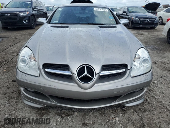 2005 Mercedes-Benz SLK 230/320 z VIN WDBWK56F95F039444, wystawiony jako Copart lot #59275854 z przebiegiem 100 681 mil mil oraz Szkoda całkowita • Salvage title. Historia ofert i sprzedaży dostępna na DreamBid. Obrazek 5.