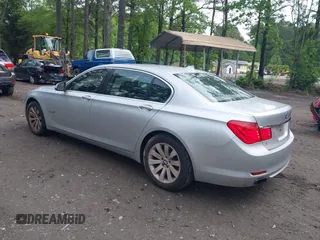 2011 BMW 7 Series 750Li xDrive z VIN WBAKC8C53BC433168, wystawiony jako IAAI lot #42189726 z przebiegiem 177 368 mil mil oraz . Historia ofert i sprzedaży dostępna na DreamBid. Obrazek 3.