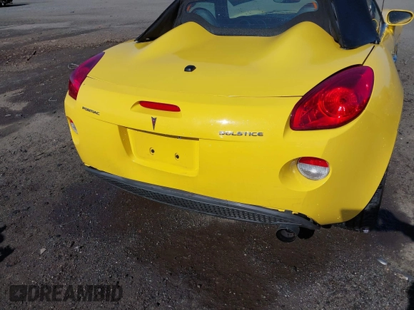 2007 Pontiac Solstice z VIN 1G2MB35B87Y138649, wystawiony jako IAAI lot #41791311 z przebiegiem 65 740 mil mil oraz . Historia ofert i sprzedaży dostępna na DreamBid. Obrazek 17.