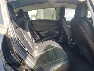 2018 Tesla Model 3 Long Range Battery z VIN 5YJ3E1EB7JF071438, wystawiony jako Copart lot #52996665 z przebiegiem 73 881 mil mil oraz Szkoda całkowita • Salvage title. Historia ofert i sprzedaży dostępna na DreamBid. Obrazek 10.
