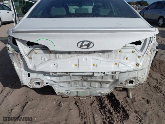 2017 Hyundai Sonata Hybrid SE with VIN KMHE24L11HA055974, listed as a IAAI auction lot 41040102 with 105,258 mi miles. Bid and sale history available at carsss.com. Image 6.