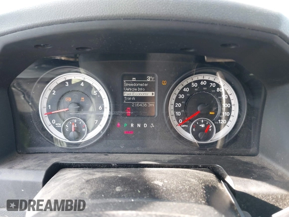2013 Ram 1500 Express z VIN 1C6RR7KT5DS692688, wystawiony jako IAAI lot #41315199 z przebiegiem 216 438 mil mil oraz . Historia ofert i sprzedaży dostępna na DreamBid. Obrazek 7.