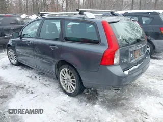 2008 Volvo V50 2.5T R-Design with VIN YV1MJ672682396325, listed as a IAAI auction lot 41456223 with 100,255 mi miles. Bid and sale history available at carsss.com. Image 3.