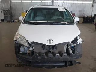 2012 Toyota Sienna XLE AAS z VIN 5TDYK3DC2CS196897, wystawiony jako IAAI lot #41762345 z przebiegiem 183 188 mil mil oraz . Historia ofert i sprzedaży dostępna na DreamBid. Obrazek 13.