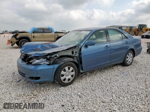 2004 Toyota Camry LE z VIN 4T1BE32K24U855206, wystawiony jako Copart lot #57270895 z przebiegiem 62 727 mil mil oraz Szkoda całkowita • Salvage title. Historia ofert i sprzedaży dostępna na DreamBid. Obrazek 1.