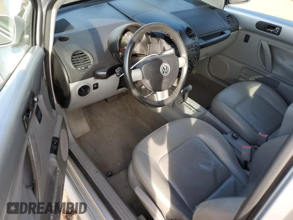 2003 Volkswagen New Beetle Coupe GLX with VIN 3VWDD21C23M414549, listed as a Copart auction lot 75766924 with 106,746 mi miles and Salvage Title. Bid and sale history available at carsss.com. Image 8.