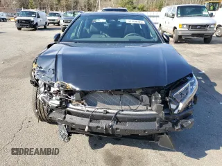 2025 Toyota Camry LE z VIN 4T1DBADK5SU015503, wystawiony jako Copart lot #51480665 z przebiegiem 3 525 mil mil oraz Szkoda całkowita • Salvage title. Historia ofert i sprzedaży dostępna na DreamBid. Obrazek 5.