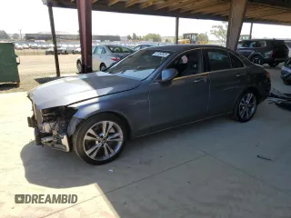 2018 Mercedes-Benz C 300 z VIN 55SWF4JB1JU267830, wystawiony jako Copart lot #57092825 z przebiegiem 121 097 mil mil oraz Szkoda całkowita • Salvage title. Historia ofert i sprzedaży dostępna na DreamBid. Obrazek 1.