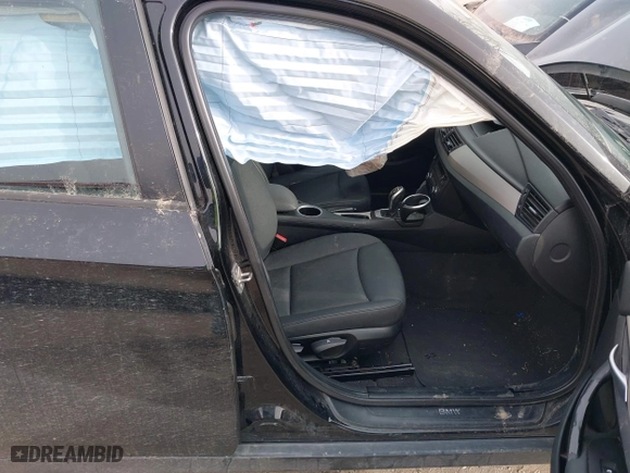 2015 BMW X1 xDrive28i with VIN WBAVL1C57FVY28954, listed as a IAAI auction lot 41857286 with 1 mi miles. Bid and sale history available at carsss.com. Image 5.