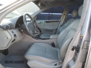 2002 Mercedes-Benz C 230/260/280/320 z VIN WDBRF64JX2F216450, wystawiony jako Copart lot #85496134 z przebiegiem 150 874 mil mil oraz Szkoda całkowita • Salvage title. Historia ofert i sprzedaży dostępna na DreamBid. Obrazek 7.
