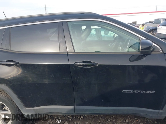 2022 Jeep Compass Latitude with VIN 3C4NJCBB3NT225221, listed as a IAAI auction lot 41092539 with 54,086 mi miles and . Bid and sale history available at carsss.com. Image 14.
