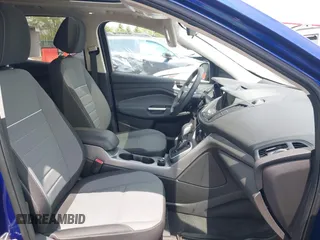 2013 Ford Escape SE with VIN 1FMCU0GXXDUA71589, listed as a IAAI auction lot 42122707 with 144,972 mi miles and . Bid and sale history available at carsss.com. Image 5.