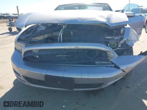 2013 Ford Mustang GT with VIN 1ZVBP8CF5D5232781, listed as a IAAI auction lot 40917812 with 130,447 mi miles. Bid and sale history available at carsss.com. Image 6.