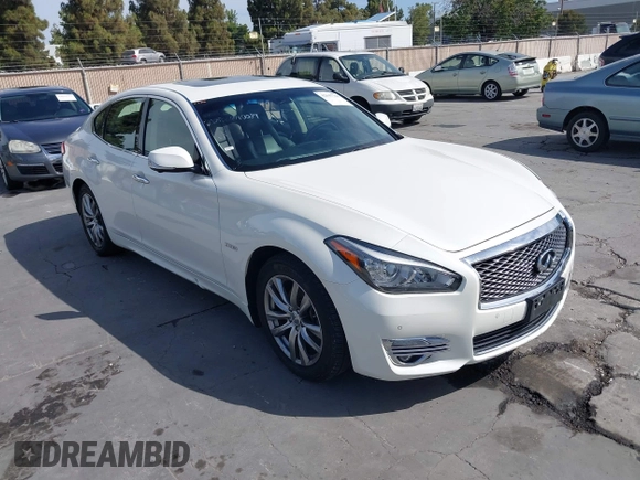 2016 Infiniti Q70 with VIN JN1EY1AP9GM470064, listed as a IAAI auction lot 42647765 with 111,474 mi miles and . Bid and sale history available at DreamBid. Image 1.