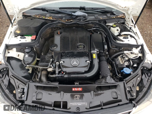 2014 Mercedes-Benz C 250 Sport z VIN WDDGF4HB2EG245896, wystawiony jako Copart lot #56678115 z przebiegiem 92 446 mil mil oraz Szkoda całkowita • Salvage title. Historia ofert i sprzedaży dostępna na DreamBid. Obrazek 11.