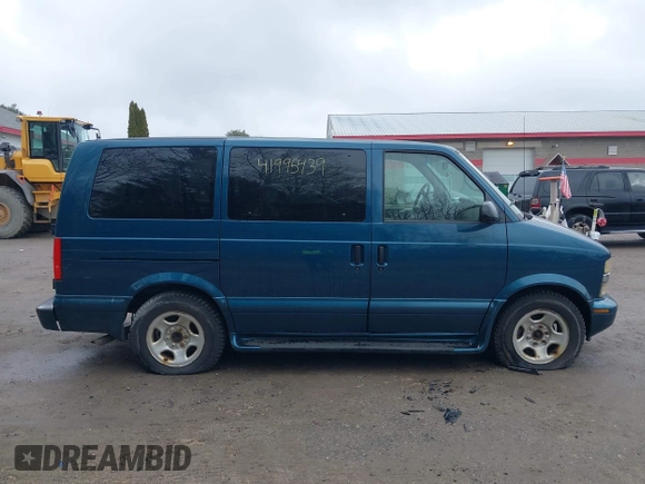 2003 Chevrolet Astro with VIN 1GNEL19X13B132266, listed as a IAAI auction lot 41995439 with 60,127 mi miles. Bid and sale history available at carsss.com. Image 14.