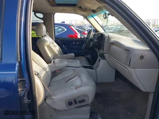 2002 Chevrolet Tahoe LT with VIN 1GNEK13Z42J140816, listed as a IAAI auction lot 41973686 with 241,722 mi miles. Bid and sale history available at carsss.com. Image 5.