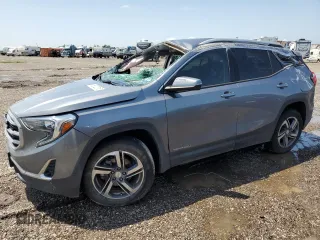 2020 GMC Terrain SLT z VIN 3GKALVEV8LL251681, wystawiony jako Copart lot #56022015 z przebiegiem 119 951 mil mil oraz Szkoda całkowita • Salvage title. Historia ofert i sprzedaży dostępna na DreamBid. Obrazek 1.