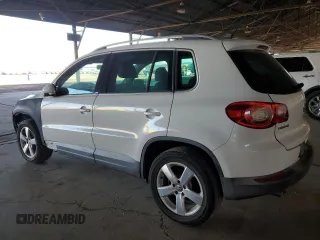 2010 Volkswagen Tiguan S with VIN WVGAV7AXXAW538127, listed as a Copart auction lot 42022225 with 116,008 mi miles and Clean title. Bid and sale history available at DreamBid. Image 2.