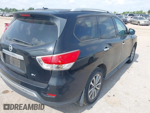 2014 Nissan Pathfinder S z VIN 5N1AR2MNXEC635952, wystawiony jako IAAI lot #42397299 z przebiegiem 159 727 mil mil oraz . Historia ofert i sprzedaży dostępna na DreamBid. Obrazek 4.