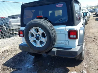2020 Jeep Wrangler Unlimited Sport Altitude with VIN 1C4HJXDG7LW212475, listed as a IAAI auction lot 41990654 with 53,079 mi miles. Bid and sale history available at carsss.com. Image 16.