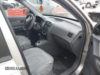 2005 Hyundai Tucson GLS with VIN KM8JN12D65U209038, listed as a IAAI auction lot 41929507 with 221,450 mi miles. Bid and sale history available at carsss.com. Image 5.