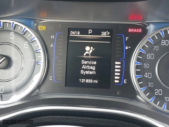 2015 Chrysler 200 Limited with VIN 1C3CCCAB4FN576759, listed as a IAAI auction lot 41583305 with 121,833 mi miles. Bid and sale history available at carsss.com. Image 15.