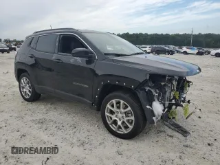 2023 Jeep Compass Latitude Lux z VIN 3C4NJDFN5PT533259, wystawiony jako Copart lot #71166814 z przebiegiem 2 395 mil mil oraz Szkoda całkowita • Salvage title. Historia ofert i sprzedaży dostępna na DreamBid. Obrazek 4.