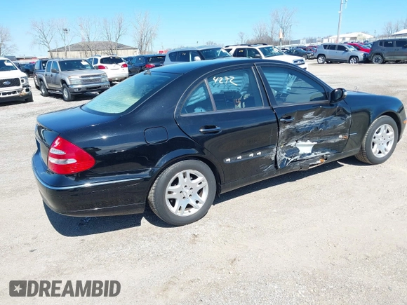 2006 Mercedes-Benz E-Class 3.5L with VIN WDBUF87JX6X181863, listed as a IAAI auction lot 41884272 with 195,315 mi miles. Bid and sale history available at carsss.com. Image 4.