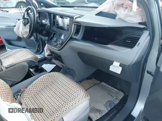 2019 Toyota Sienna LE with VIN 5TDJZ3DC1KS223552, listed as a IAAI auction lot 41809475 with 77,809 mi miles. Bid and sale history available at carsss.com. Image 5.