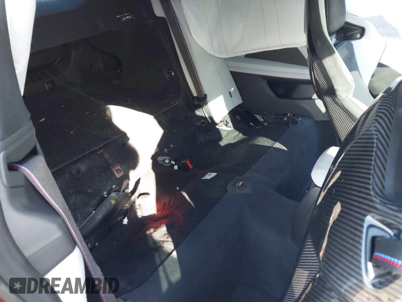 2025 BMW M4 Competition xDrive с VIN WBS33HK05SCT17492, выставлен на аукционе IAAI как лот 42132837 с пробегом 1 370 миль миль и . История ставок и продаж доступна на DreamBid. Изображение 7.