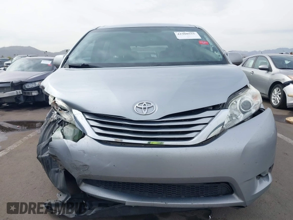 2015 Toyota Sienna LE AAS with VIN 5TDKK3DC6FS627672, listed as a IAAI auction lot 41900555 with 205,111 mi miles. Bid and sale history available at carsss.com. Image 12.