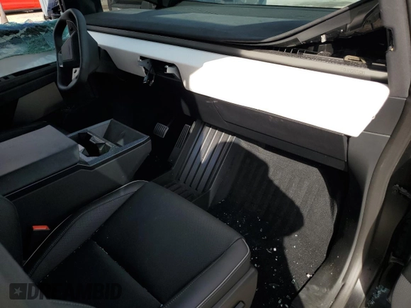2024 Tesla Cybertruck Cyberbeast z VIN 7G2CEHEE5RA000103, wystawiony jako Copart lot #78871284 z przebiegiem Nie podano mil oraz Czysty tytuł • Clean title. Historia ofert i sprzedaży dostępna na DreamBid. Obrazek 8.