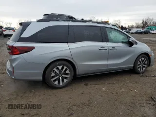 2025 Honda Odyssey EX-L with VIN 5FNRL6H66SB019828, listed as a Copart auction lot 84007874 with 1,425 mi miles and Salvage Title. Bid and sale history available at carsss.com. Image 3.