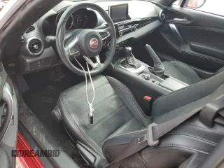 2017 FIAT 124 Spider Lusso z VIN JC1NFAEK5H0123760, wystawiony jako Copart lot #55865845 z przebiegiem 52 285 mil mil oraz Szkoda całkowita • Salvage title. Historia ofert i sprzedaży dostępna na DreamBid. Obrazek 8.