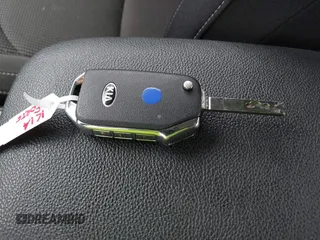 2021 Kia Forte LXS с VIN 3KPF24AD3ME399996, выставлен на аукционе IAAI как лот 42561691 с пробегом 39 117 миль миль и . История ставок и продаж доступна на DreamBid. Изображение 11.