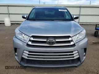 2018 Toyota Highlander SE z VIN 5TDJZRFH7JS866725, wystawiony jako Copart lot #57944005 z przebiegiem 62 177 mil mil oraz Szkoda całkowita • Salvage title. Historia ofert i sprzedaży dostępna na DreamBid. Obrazek 5.