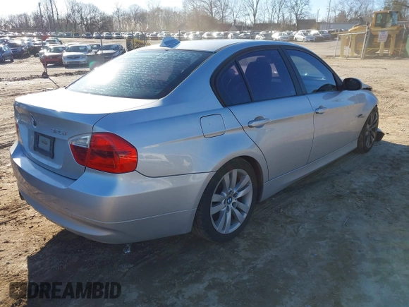 2006 BMW 3 Series 325i with VIN WBAVB13516KX40275, listed as a IAAI auction lot 41563739 with 185,783 mi miles. Bid and sale history available at carsss.com. Image 4.